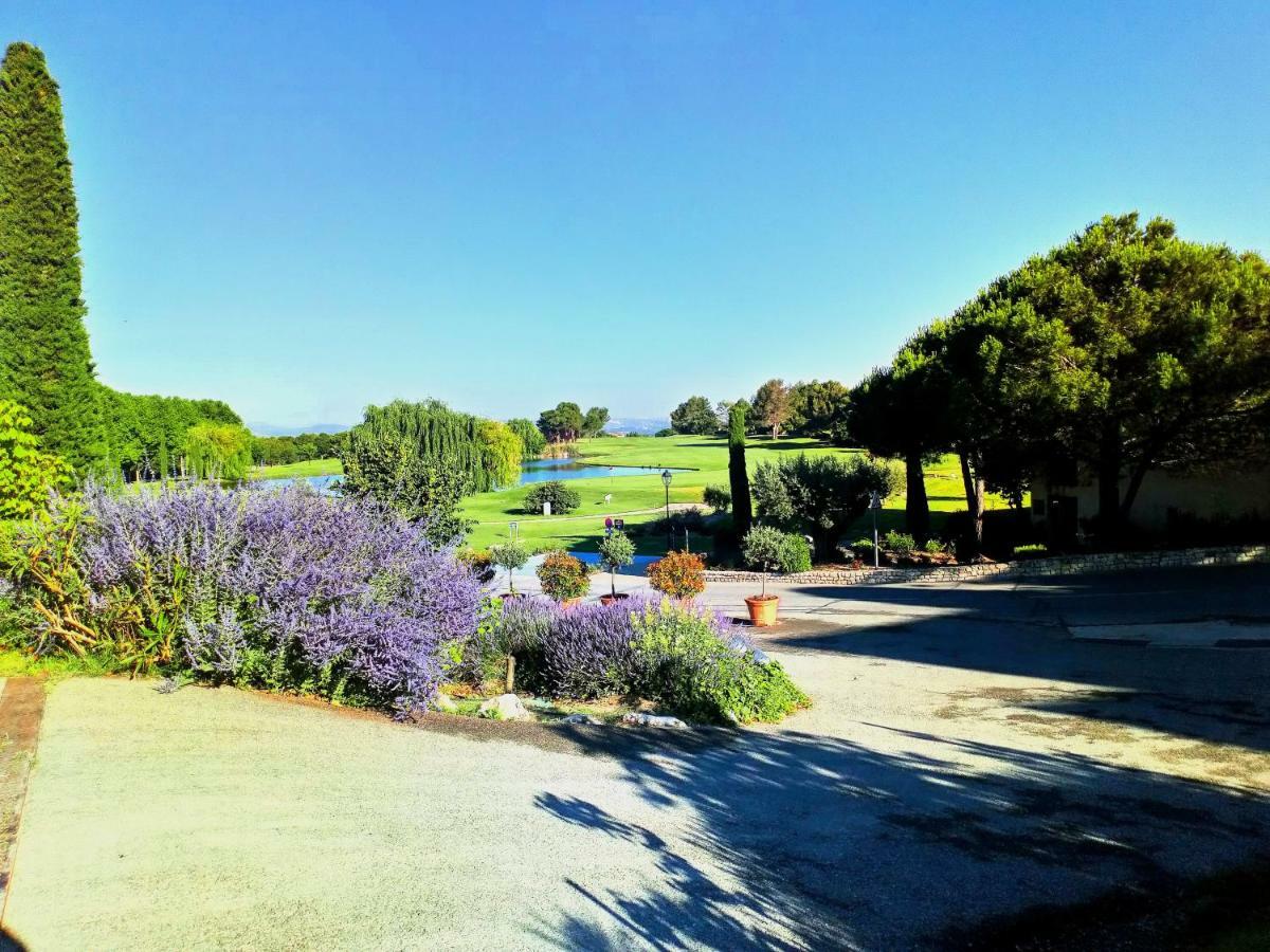 Charmant T2 Climatise Avec Belle Vue , Golf De Pont-Royal Mallemort Eksteriør bilde