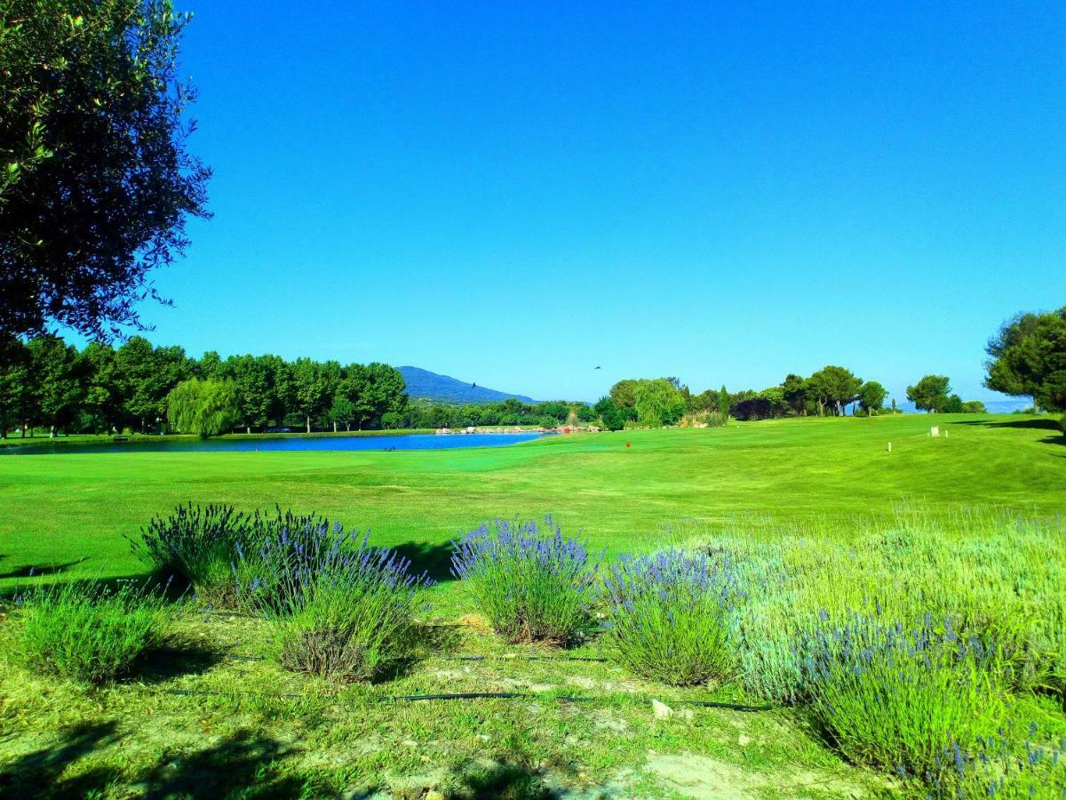 Charmant T2 Climatise Avec Belle Vue , Golf De Pont-Royal Mallemort Eksteriør bilde